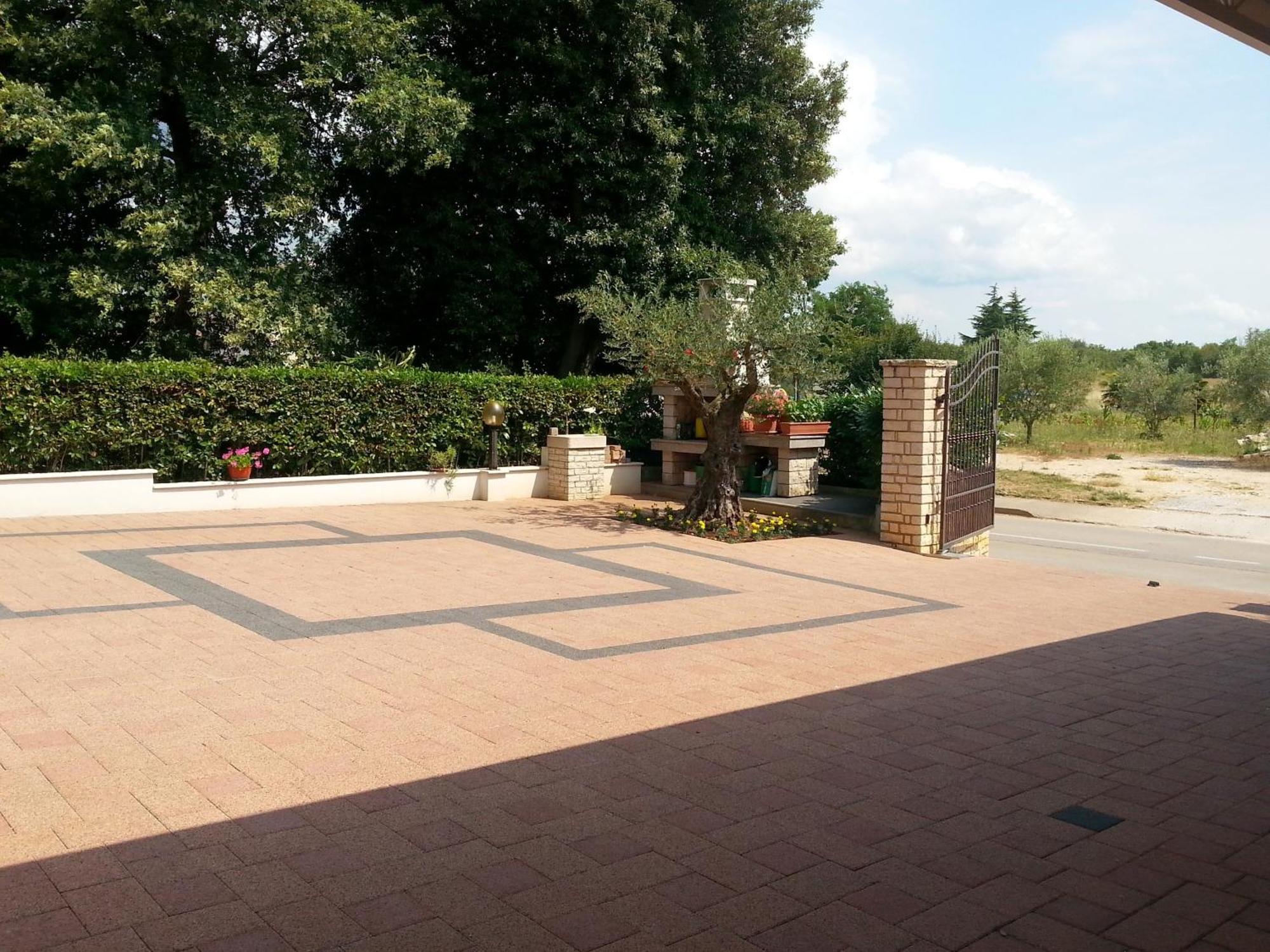 פורץ Ulika Rooms & Apartments מראה חיצוני תמונה