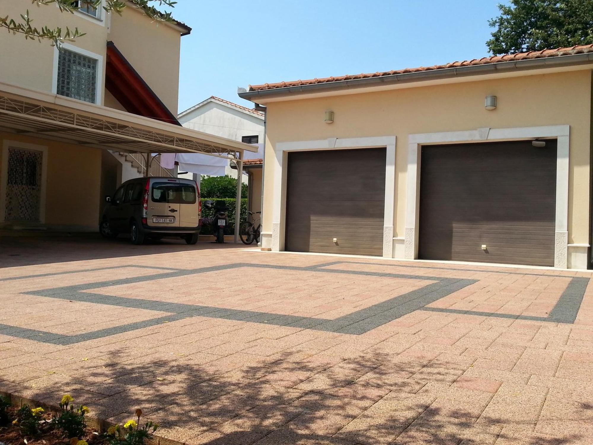 פורץ Ulika Rooms & Apartments מראה חיצוני תמונה