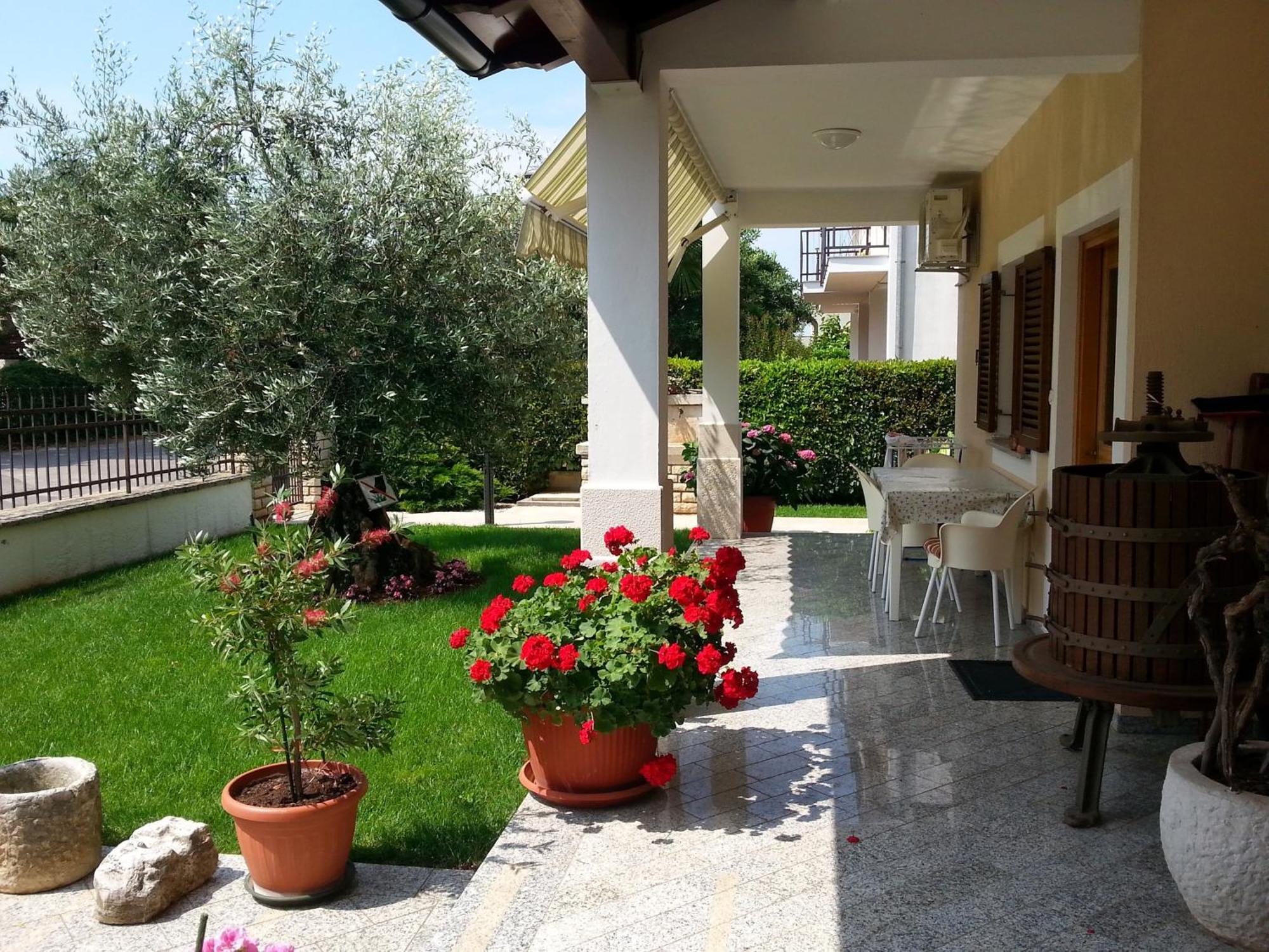 פורץ Ulika Rooms & Apartments מראה חיצוני תמונה