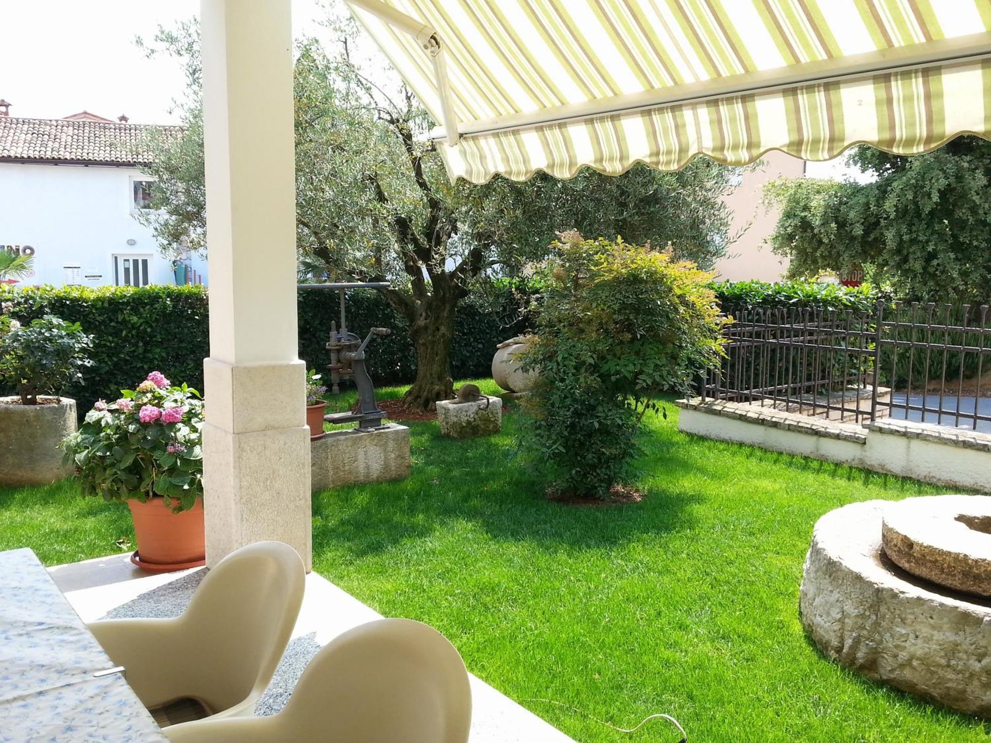 פורץ Ulika Rooms & Apartments מראה חיצוני תמונה