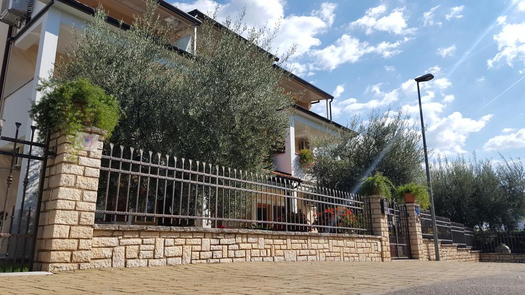פורץ Ulika Rooms & Apartments מראה חיצוני תמונה