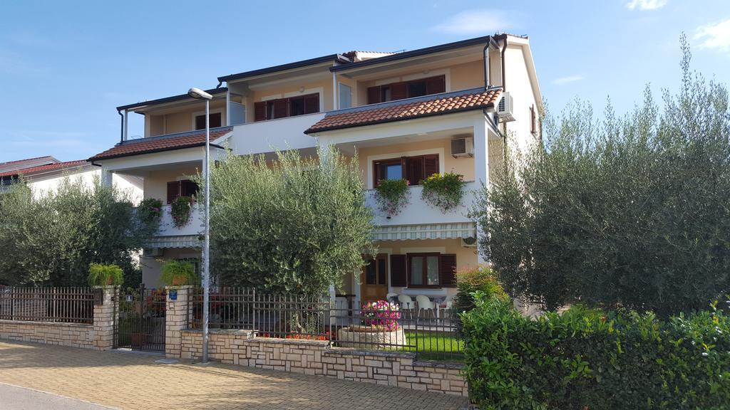 פורץ Ulika Rooms & Apartments מראה חיצוני תמונה
