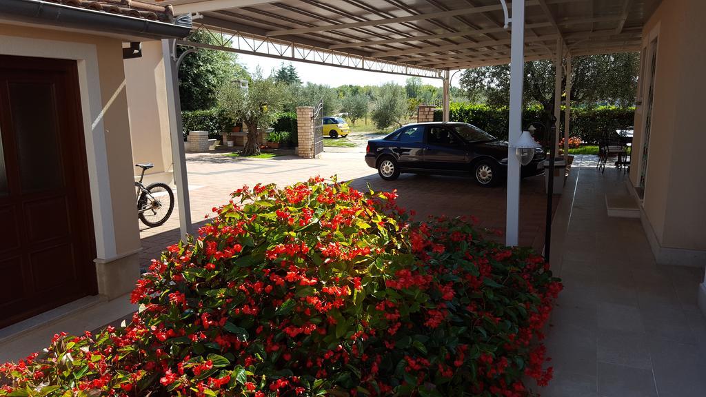 פורץ Ulika Rooms & Apartments מראה חיצוני תמונה