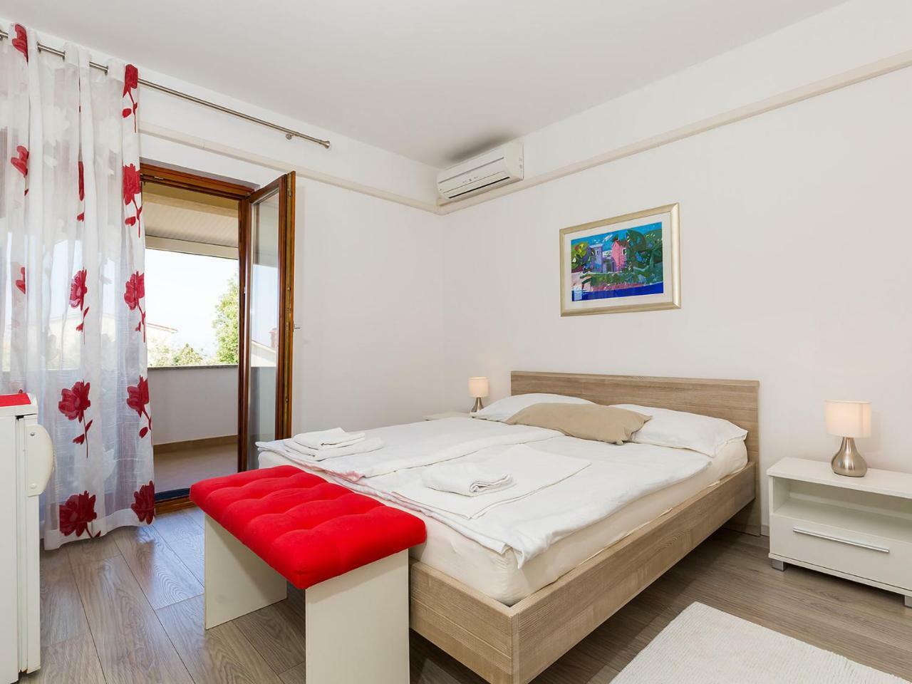 פורץ Ulika Rooms & Apartments מראה חיצוני תמונה