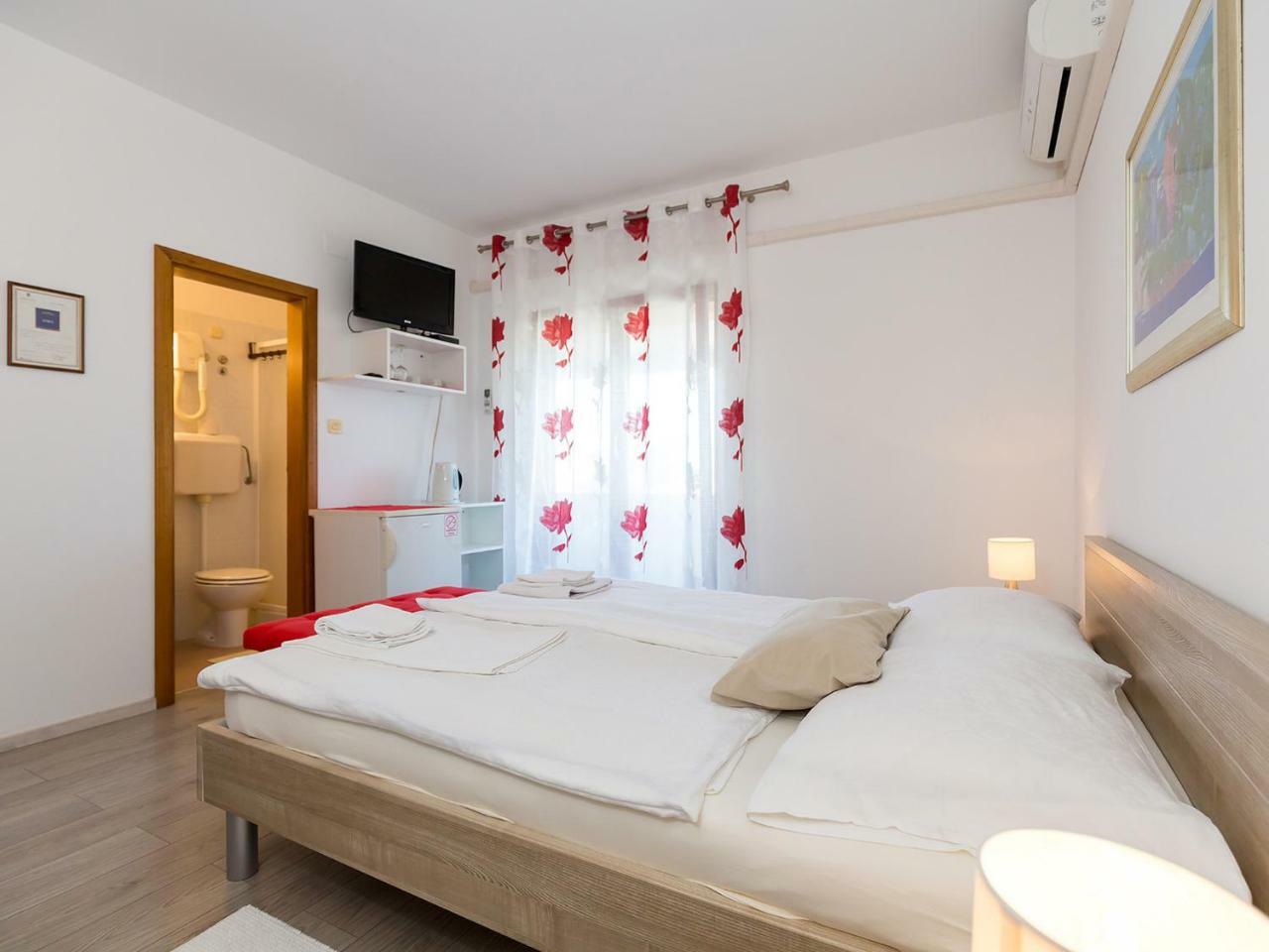 פורץ Ulika Rooms & Apartments מראה חיצוני תמונה