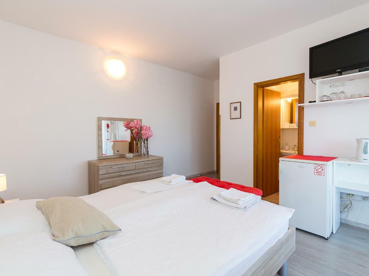 פורץ Ulika Rooms & Apartments מראה חיצוני תמונה