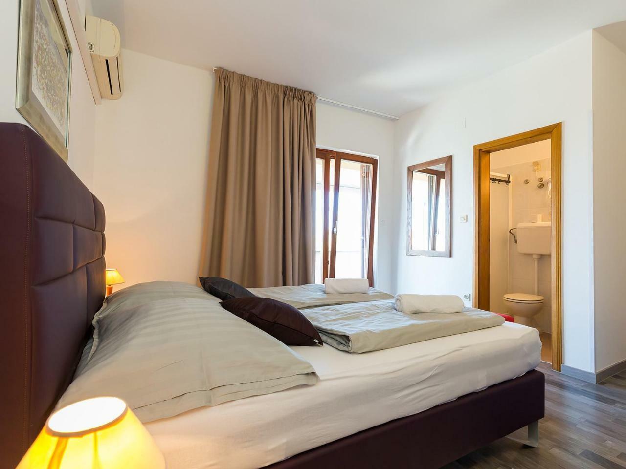 פורץ Ulika Rooms & Apartments מראה חיצוני תמונה